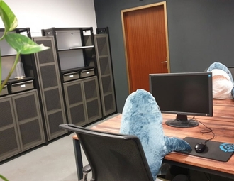 900x500