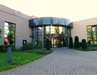 900x500