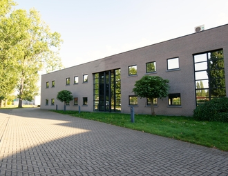 900x500