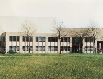 900x500