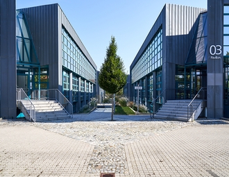 900x500