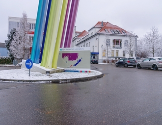 900x500