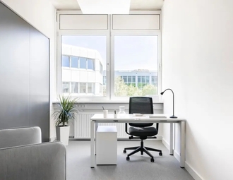 Carl-Zeiss-Ring, Ismaning