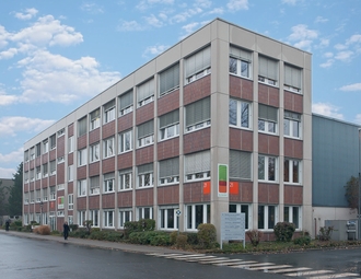 900x500