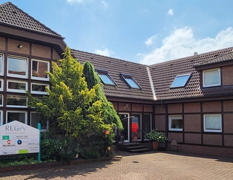 900x500