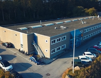 900x500