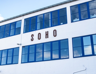 900x500
