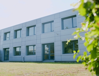 900x500