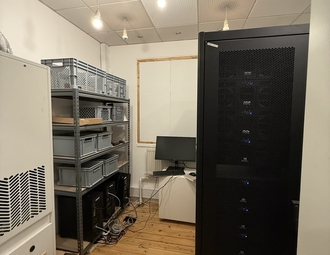 900x500