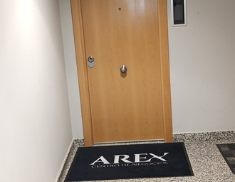900x500