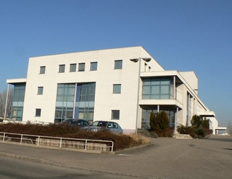900x500