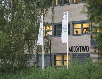 900x500