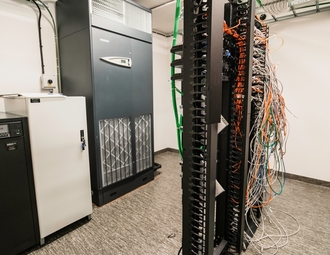900x500