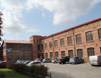 900x500