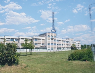 900x500