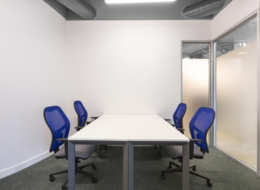 15 m² Conference center in Baku, Tbilisi prospekti 35 (1065) - 1 | MatchOffice.com