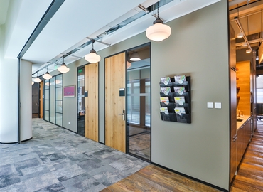 716 m² Business space in Shanghai, Pudong, Level 3 (200120) - 1 | MatchOffice.com