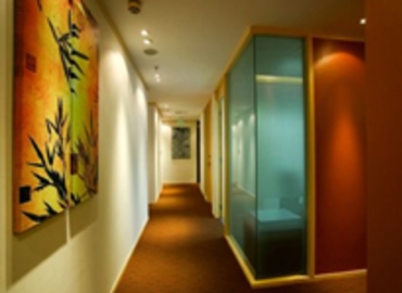 45 m² Serviced office building available to rent in Shanghai, Puxi, 12/F Shui On Plaza (200021) - 4 | MatchOffice.com