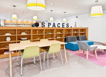 10 m² Shared office  in Shanghai, Pudong, 501 Middle Yincheng Road (200120) - 4 | MatchOffice.com