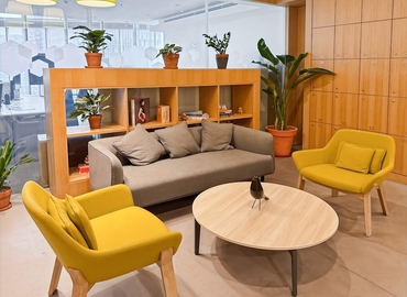 10 m² Shared office  in Shanghai, Pudong, 501 Middle Yincheng Road (200120) - 8 | MatchOffice.com