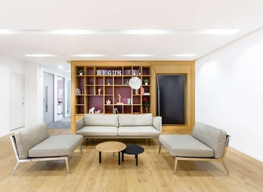 10 m² Serviced office in Shanghai, Pudong, 1000  Lujiazui Ring Road (200120) - 4 | MatchOffice.com