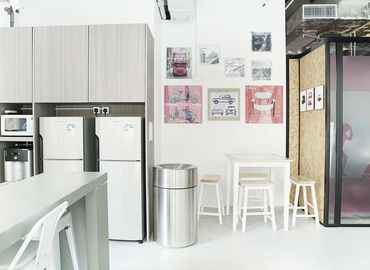 Business center Castle Peak Road 313  Central, Hong Kong