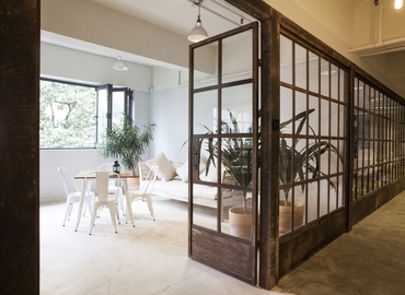 Meeting room 6/F, Cheung Hing Industrial Building, 12P Smithfield Road  Kennedy Town