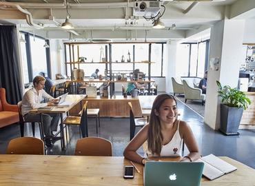 Сoworking 21st Floor, The Phoenix Building, No.23 Luard Road  Wan Chai