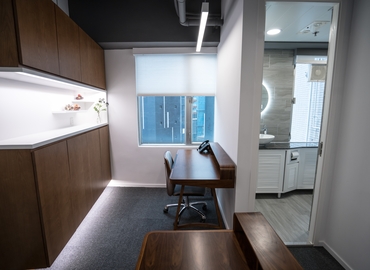 20 m² Business center property available to rent in Central, Hong Kong, 23/F Pearl Oriental House (%[postal_code]) - 0 | MatchOffice