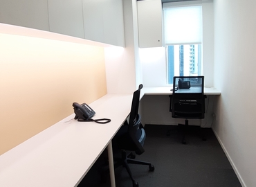 20 m² Business center place for rent in Central, Hong Kong, 23/F Pearl Oriental House (%[postal_code]) - 1 | MatchOffice.com