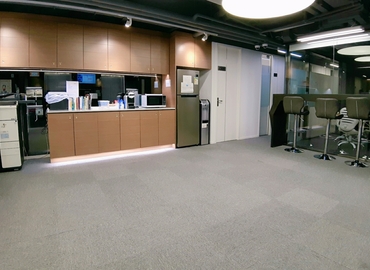 Business center 23/F Pearl Oriental House, 60 Stanley Street  Central, Hong Kong