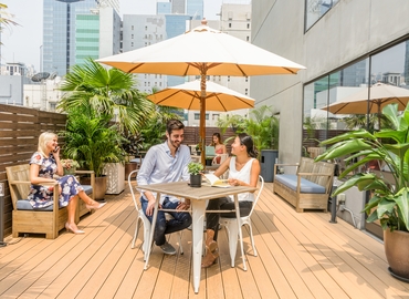 Business center 21st Floor, The Phoenix Building, No.23 Luard Road  Wan Chai