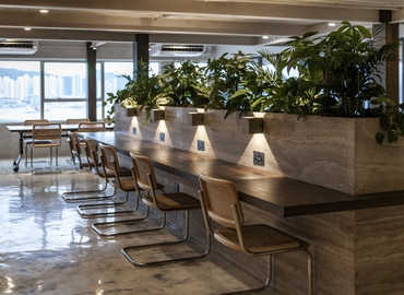 42 m² Serviced office place for rent in Quarry Bay, Suite 1204 (%[postal_code]) - 1 | MatchOffice.com