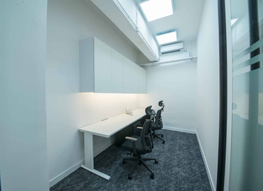Сoworking Unit 803, 8/F, Lai Cheong Factory Building, 479 Castle Peak Road  Kowloon