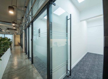 Сoworking Unit 803, 8/F, Lai Cheong Factory Building, 479 Castle Peak Road  Kowloon