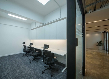 Сoworking Unit 803, 8/F, Lai Cheong Factory Building, 479 Castle Peak Road  Kowloon