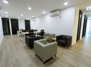 Business center 10/F, 18 Shing Yip Street  Kwun Tong