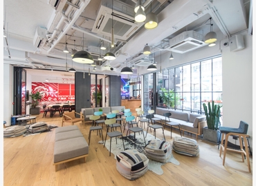 1000 m² Business center in Sheung Wan, 5-13 New Street (%[postal_code]) - 4 | MatchOffice.com