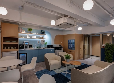 Business center 102-104 Des Voeux Road Central, Central,1/F—10/F, The Voeux 0 Central, Hong Kong