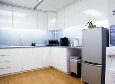 50 m² Serviced office property available to rent in Kowloon, Ocean Centre (%[postal_code]) - 7 | MatchOffice