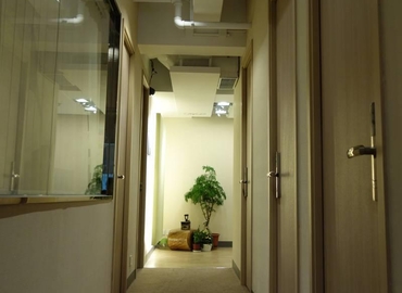 200 m² Serviced office property up for rent in Central, Hong Kong, Rm 510 (%[postal_code]) - 2 | MatchOffice