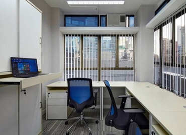 500 m² Serviced office in Central, Hong Kong, Unit 1601-02 Car Po Commercial Building (%[postal_code]) - 1 | MatchOffice