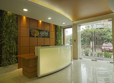 1500 m² Business park in Mumbai Central, Empire Complex (400013) - 1 | MatchOffice