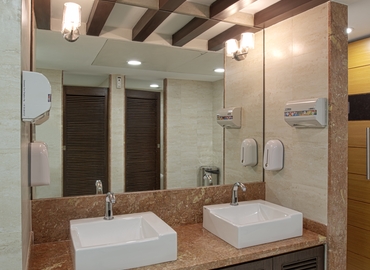 1500 m² Business park in Mumbai Central, Empire Complex (400013) - 17 | MatchOffice