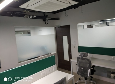 500 m² Business space in Vadodara, 304-305 (390007) - 1 | MatchOffice.com