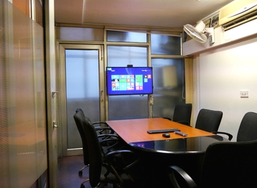 Book a 30 m² Conference hall in New Delhi, 404 Vishal Bhawan (110048) - 1 | MatchOffice.com