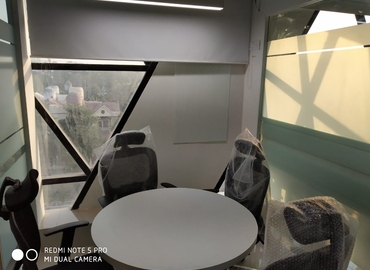 Choose a 30 m² Conference room in Vadodara, 304-305 (390007) - 8 | MatchOffice