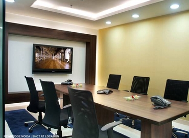 Choose a 30 m² Meeting room in Noida, 1st & 2nd Floor (201301) - 3 | MatchOffice.com