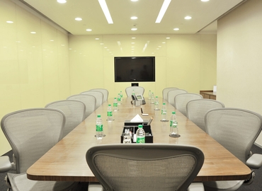 Choose a 30 m² Conference hall in Mumbai Central, The Capital (400051) - 1 | MatchOffice