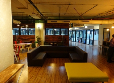 50 m² Business space in Mumbai Central, Kaledonia (400069) - 1 | MatchOffice.com